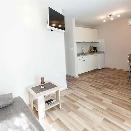 In 39173 Apartment *